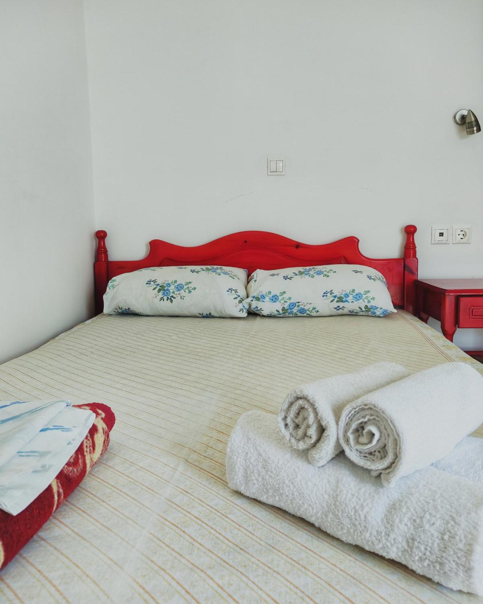 Rena'S Rooms Μελίντα Melinta Exterior photo